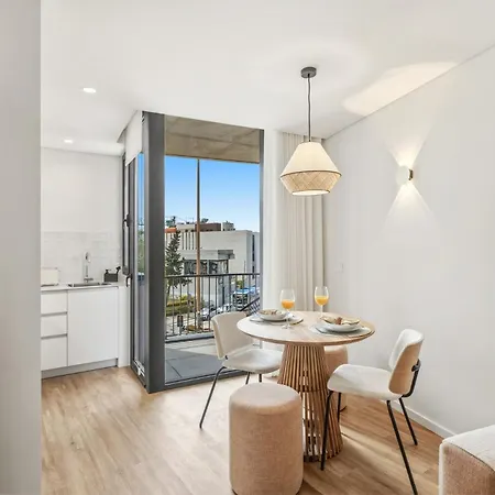 Palette | 1br With Balconies, Ac & Parking Appartement *