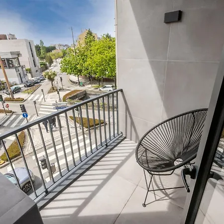 Palette | 1br With Balconies, Ac & Parking 아파트 포르투