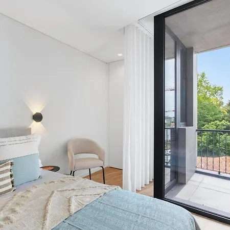 Palette | 1br With Balconies, Ac & Parking *